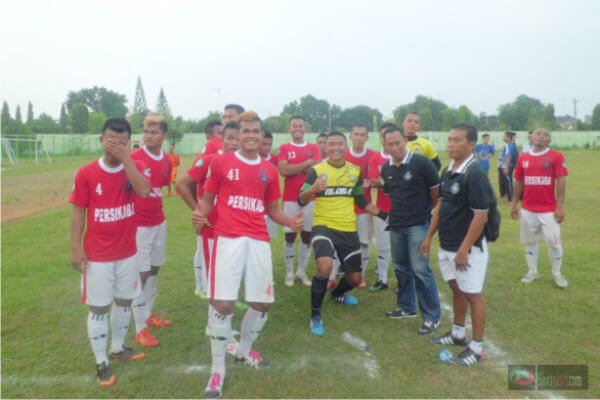 persikaba vs persiku