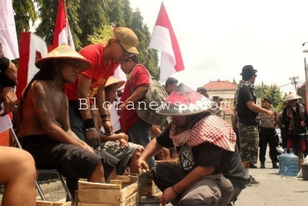 Tolak Semen Indonesia