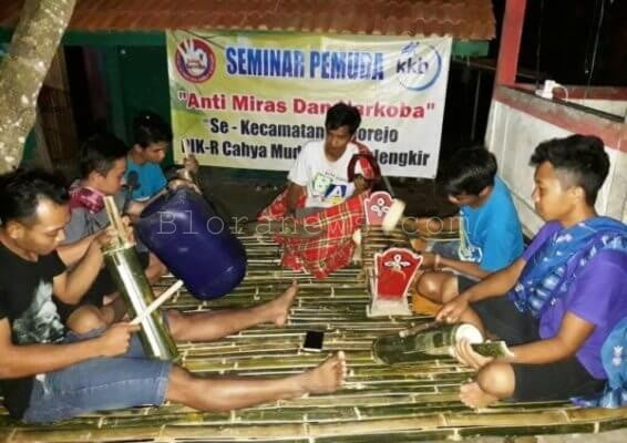 TRADISI TONG TONGKLEK YANG DILESTARIKAN PIK-R NGLENGKIR