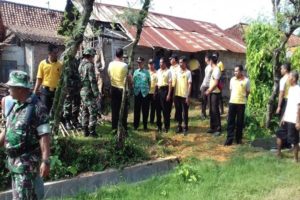 RUMAH MBAH RAWI YANG ROBOH KINI KEMBALI BERDIRI