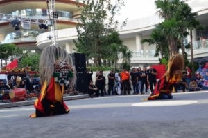 BARONGAN SEKAR SABRANG TAMPIL MEMUKAU DI BORNEO CULTURE WEEK #2