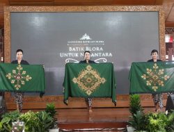 LAUNCHING BATIK JATI BLORA, WABUP: BATIK PUNYAI ASET KULTUR NILAI SENI YANG TINGGI