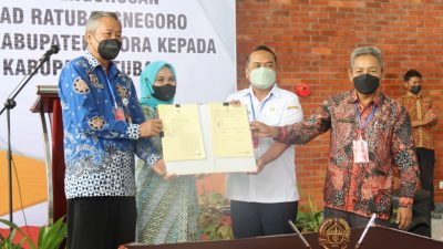 Pemerintah Kabupaten Blora menggandeng Kabupaten tetangga untuk memanfaatkan bandara Ngloram melalui Badan Kerjasama Antar Daerah (BKAD) Ratubangnegoro plus Ngawi dan Grobogan.