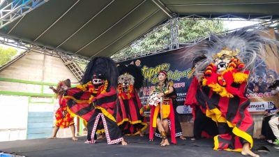 DESA KEMANTREN TAMPILKAN KESENIAN TRADISIONAL SEHARI SUNTUK