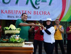 SATU TAHUN MPP BLORA, BAGI-BAGI KUE TAR