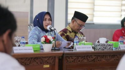 Berbagai upaya dilakukan Pemkab Blora guna mengentaskan problem kemiskinan. Salah satunya ialah dengan belajar/studi tiru inovasi penanggulangan kemiskinan dan penanganan anak tidak sekolah ke Pemkab Pekalongan.