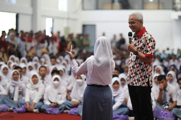 Sekolah Negeri Di Jateng Dilarang Tahan Ijazah Karena Alasan Apa Pun