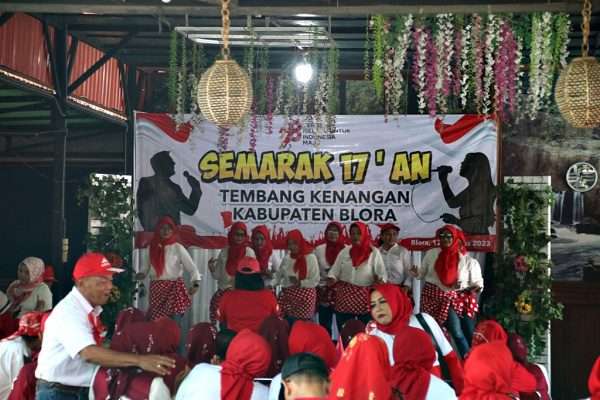 SEMARAK TUJUBELASAN KOMUNITAS TEMBANG KENANGAN BLORA