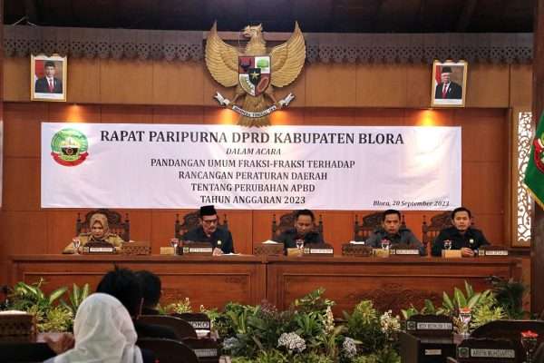 PANDANGAN UMUM FRAKSI TERHADAP RAPERDA APBD 2023