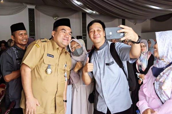 Bupati Blora Foto Bersama sejumlah guru yang Hadir dalam acara