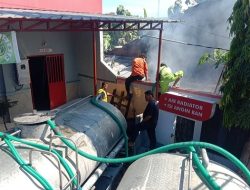 GUDANG PENGGILINGAN PADI DI TUNJUNGAN TERBAKAR