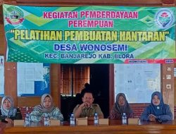 PEMBERDAYAAN PEREMPUAN DESA WONOSEMI MELALUI PELATIHAN PEMBUATAN HANTARAN