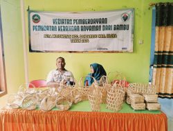 PEREMPUAN MOJOWETAN BERDAYA: PRODUKSI ANYAMAN BAMBU UNTUK KEMBANGKAN EKONOMI LOKAL