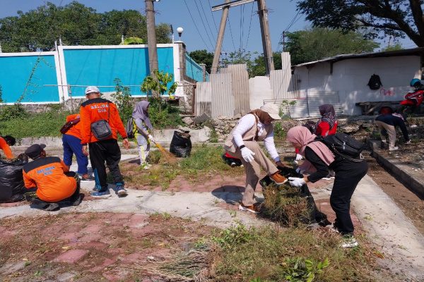 AKSI BERSIH-BERSIH DI CEPU: KOLABORASI MASYARAKAT DAN PEMERINTAH SUKSESKAN WORLD CLEAN UP DAY